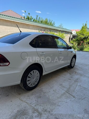 Volkswagen Polo-5