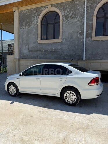 Volkswagen Polo-9
