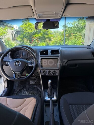 Volkswagen Polo-12