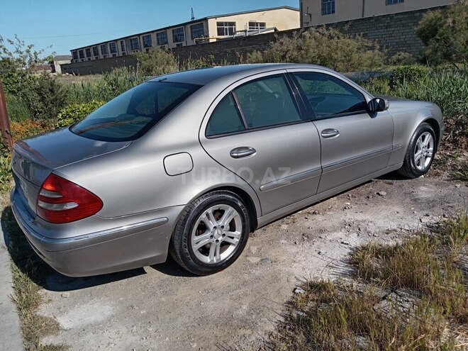 Mercedes E 220-2