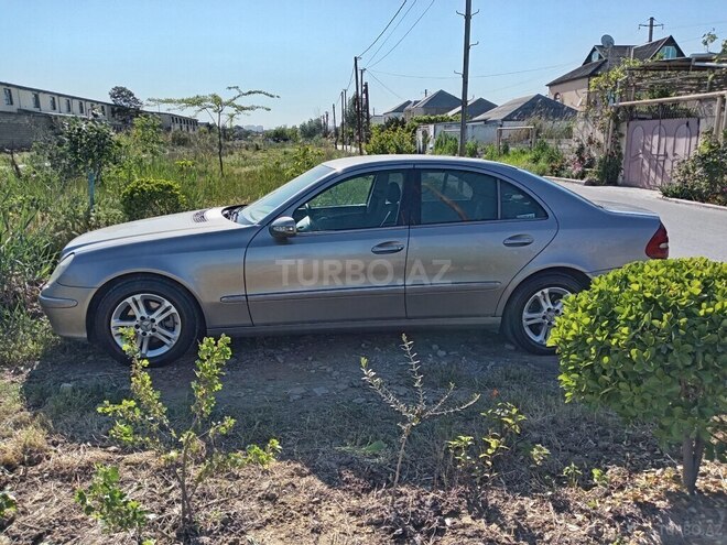 Mercedes E 220-3