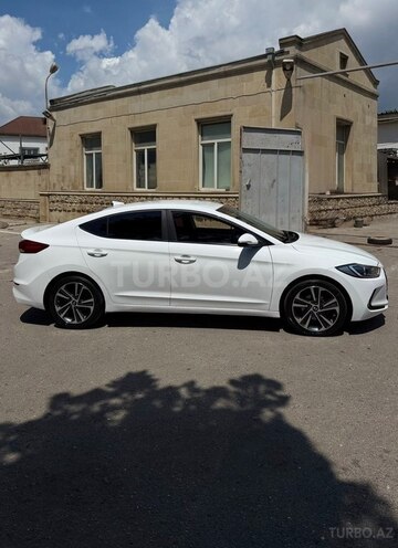 Hyundai Avante-4
