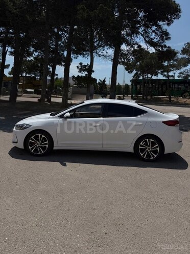 Hyundai Avante-5