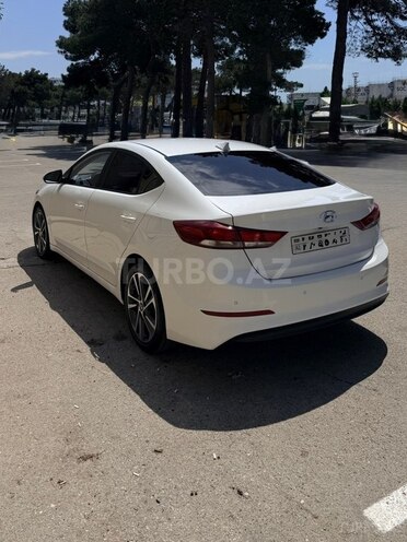 Hyundai Avante-8