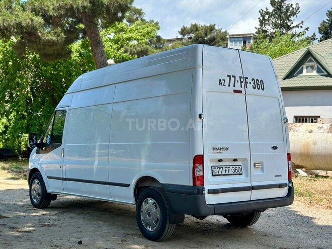 Ford Transit-4