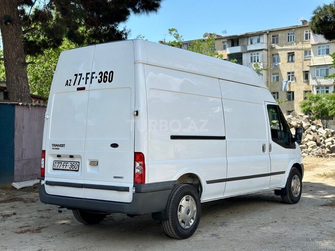Ford Transit-5