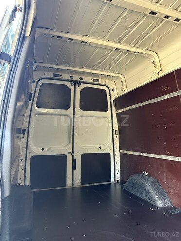 Ford Transit-8