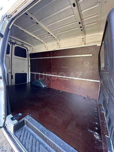 Ford Transit-9
