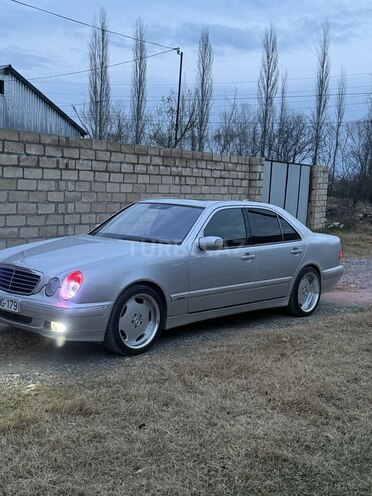 Mercedes E 240-2