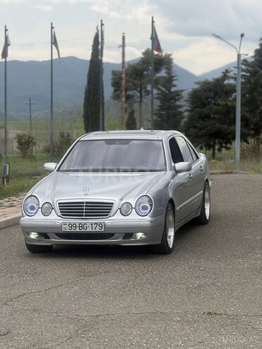 Mercedes E 240-5