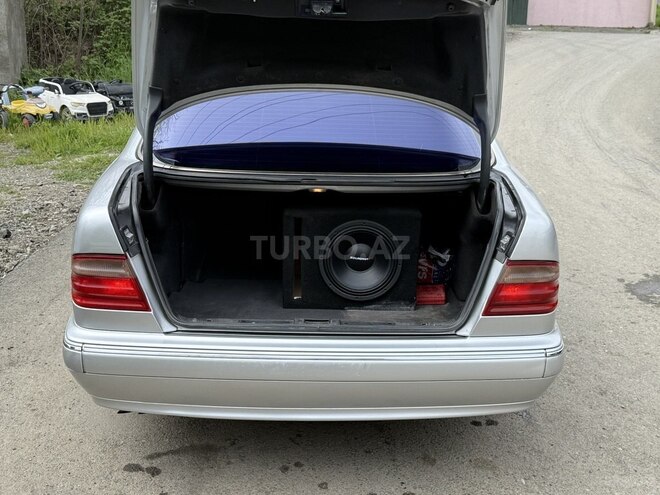Mercedes E 240-9