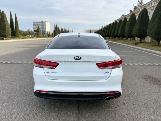 Kia Optima-4