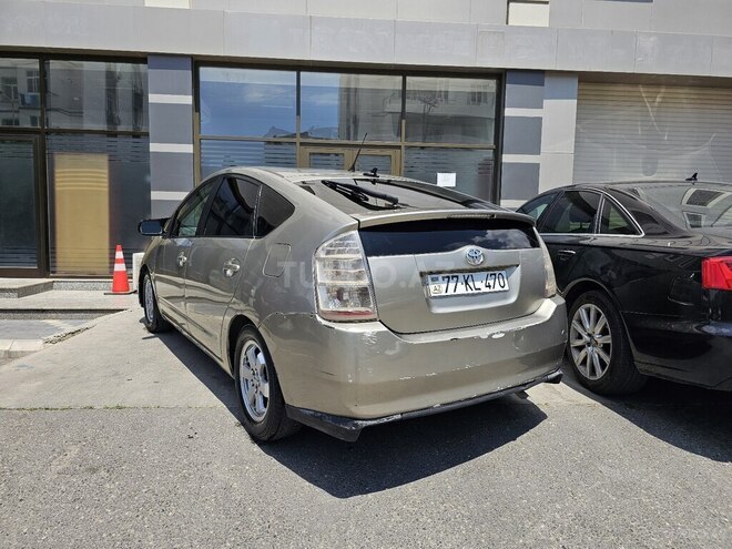 Toyota Prius-5