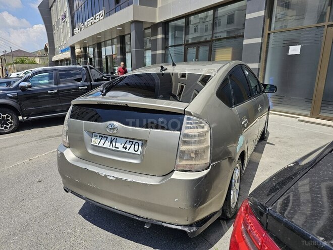 Toyota Prius-4