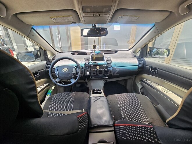 Toyota Prius-8