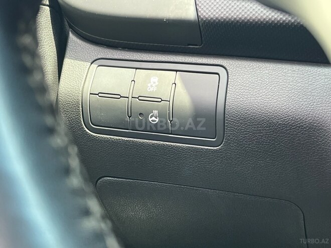 Hyundai Accent-5