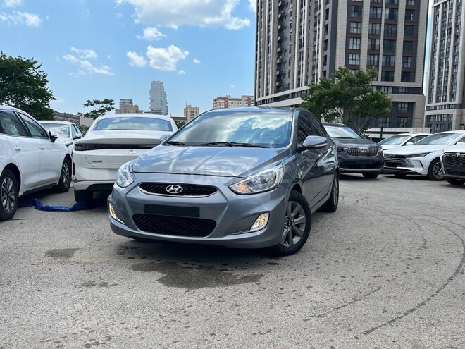 Hyundai Accent-1
