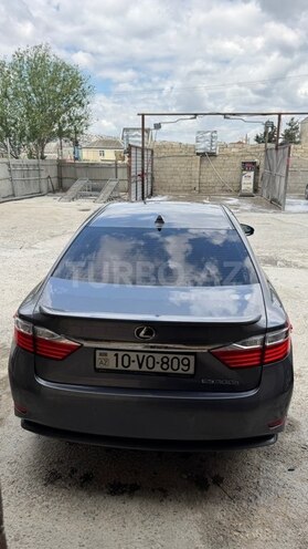 Lexus ES 300h-4