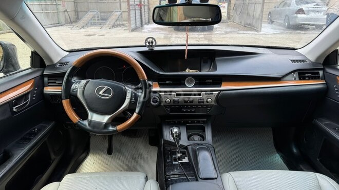 Lexus ES 300h-5