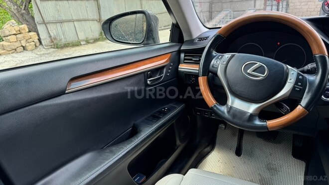 Lexus ES 300h-11