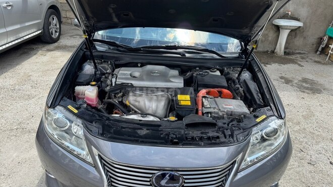 Lexus ES 300h-14