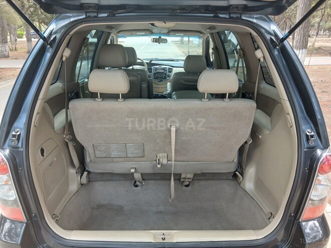 Mazda MPV-12