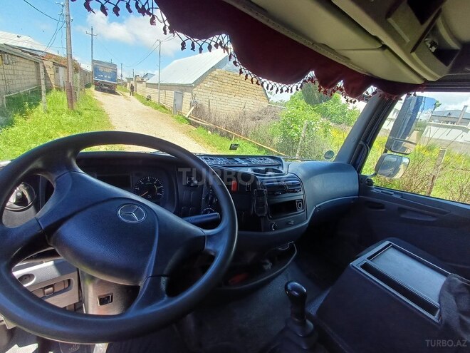 Mercedes Atego 818-2