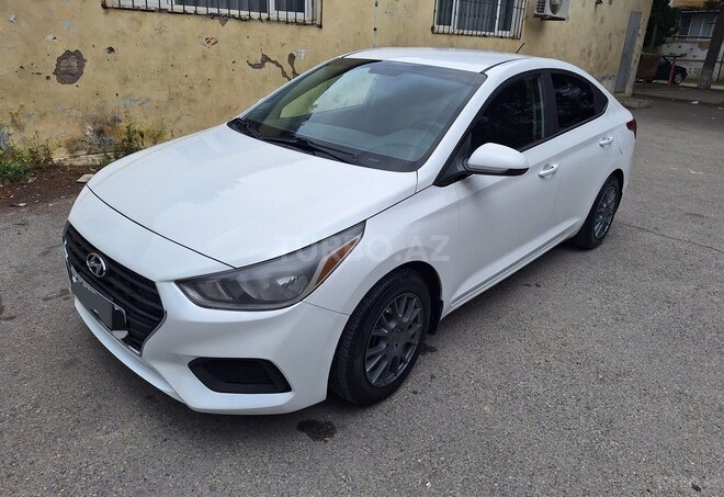 Hyundai Accent-1