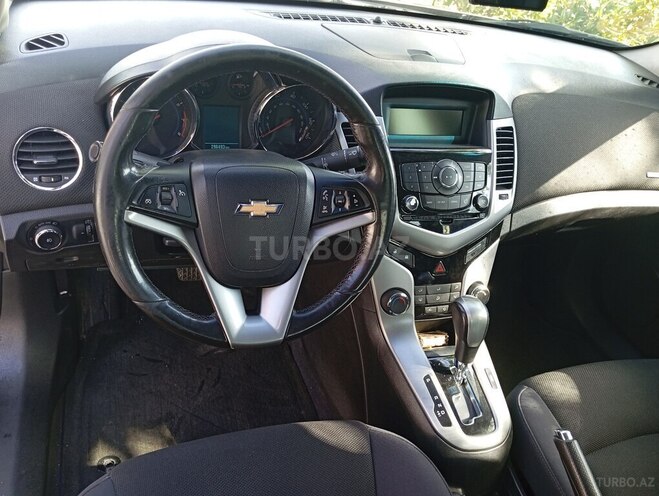 Chevrolet Cruze-10