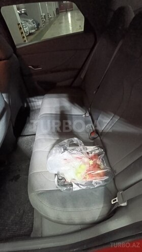 Hyundai Elantra-8