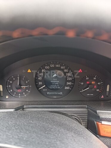 Mercedes E 220-7