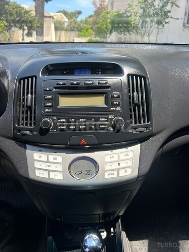 Hyundai Elantra-6