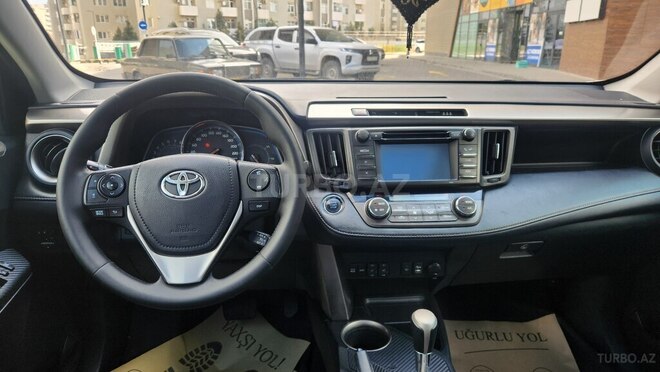 Toyota RAV4-6