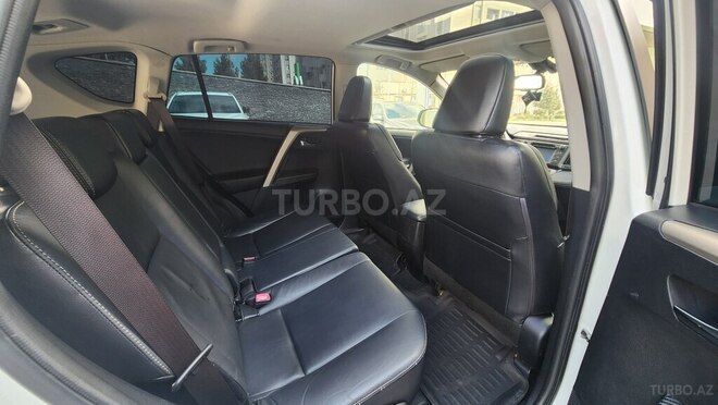 Toyota RAV4-7