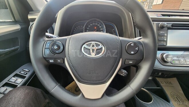 Toyota RAV4-14