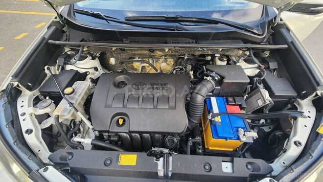 Toyota RAV4-16