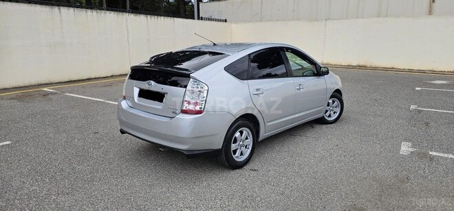 Toyota Prius-4