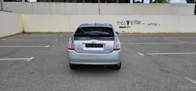 Toyota Prius-9