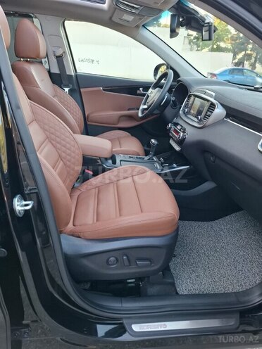 Kia Sorento-12
