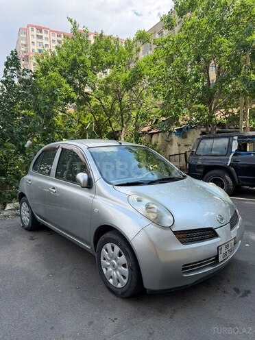 Nissan March-3
