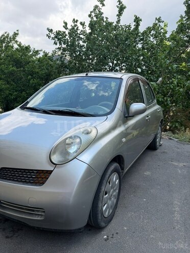 Nissan March-5
