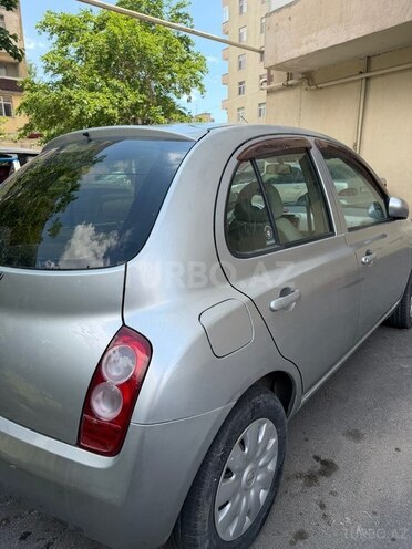 Nissan March-12