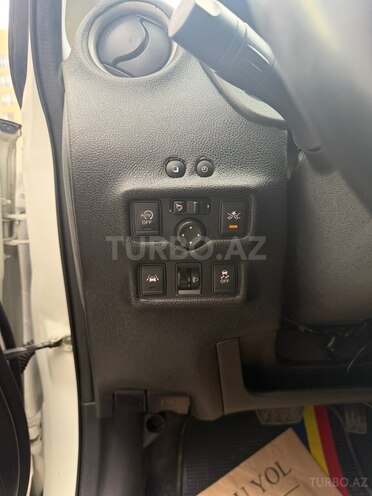 Nissan Note-9