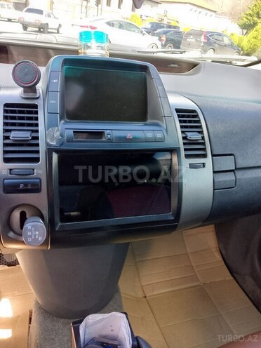 Toyota Prius-5