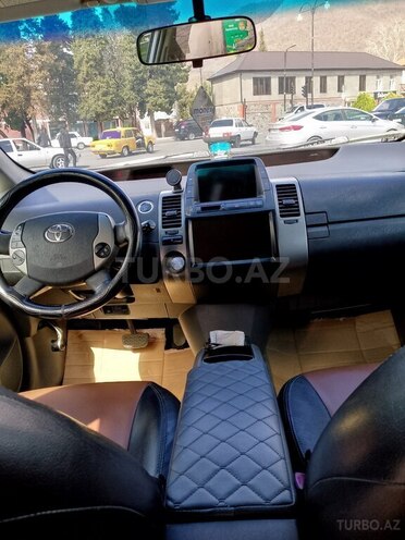 Toyota Prius-4
