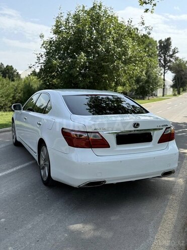Lexus LS 600h-2