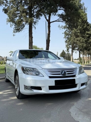 Lexus LS 600h-1