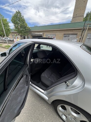 Mercedes E 240-12