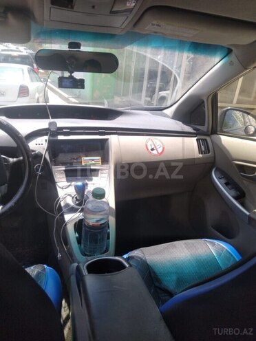 Toyota Prius-4