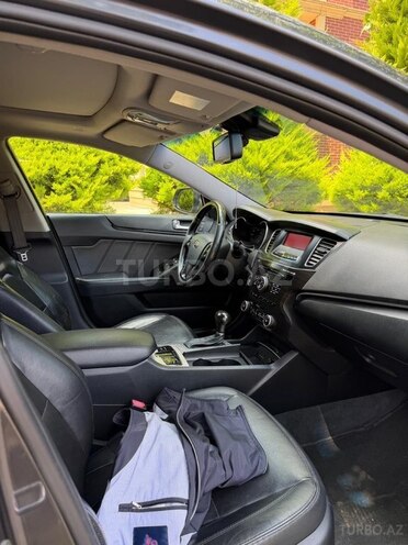 Kia Cadenza-4